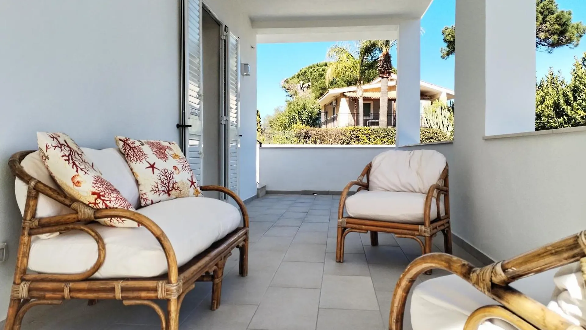 Villa Ina Lux Fontane Bianche 0*,  Italy